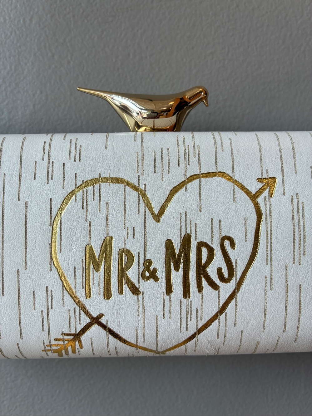 Kate Spade Wedding Belles White & Gold 'Mr. & Mrs.' Heart Clutch/Shoulder bag - Picture 4 of 9